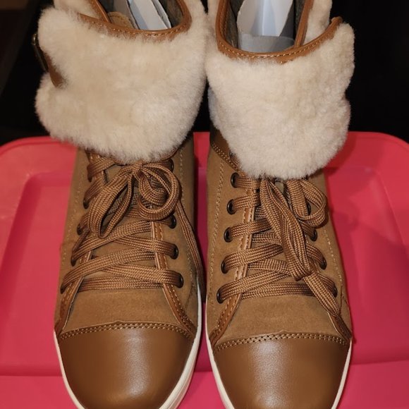 RJS Fuzzies Genuine Wool Ladies Champ Comfy Sneaker Boots - Picture 4 of 7